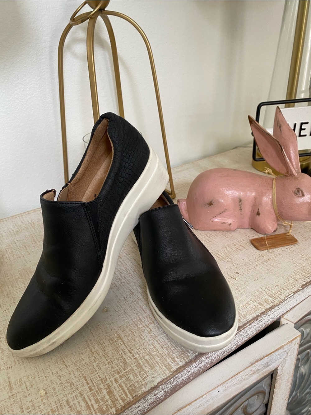 Naturalizers. 6.5. Slip-On Platform Sneakers in Black